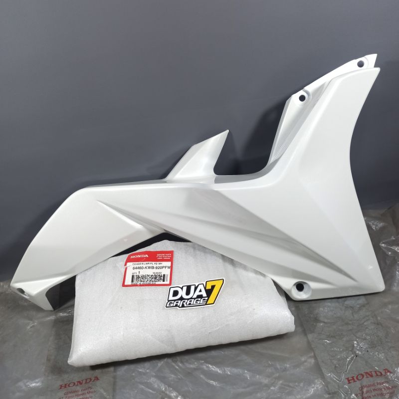 Cover sayap bawah kanan Honda Blade 110 lama warna putih Asli Original AHM 64460-KWB-920PFW