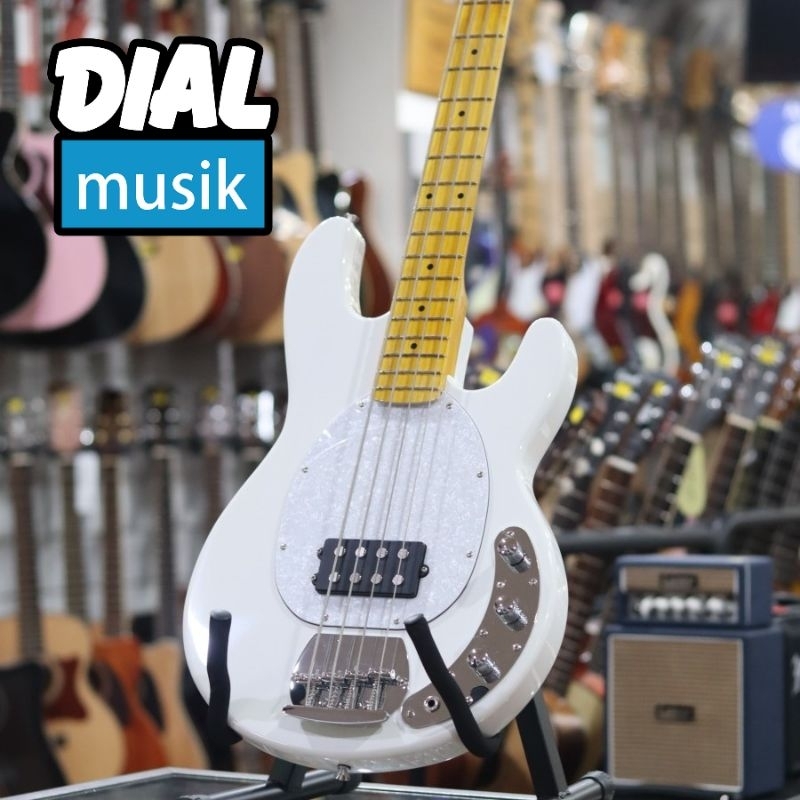 Scorpion SP300 Model Musicman Bass 4 String White - Bass WH SP-300