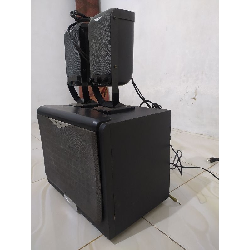 speaker simbadda CST9950N