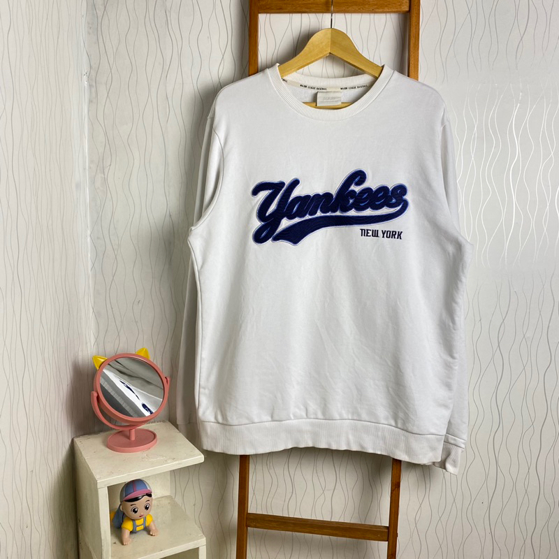 PRELOVED MLB YANKEESSSSSS LIKE NEW