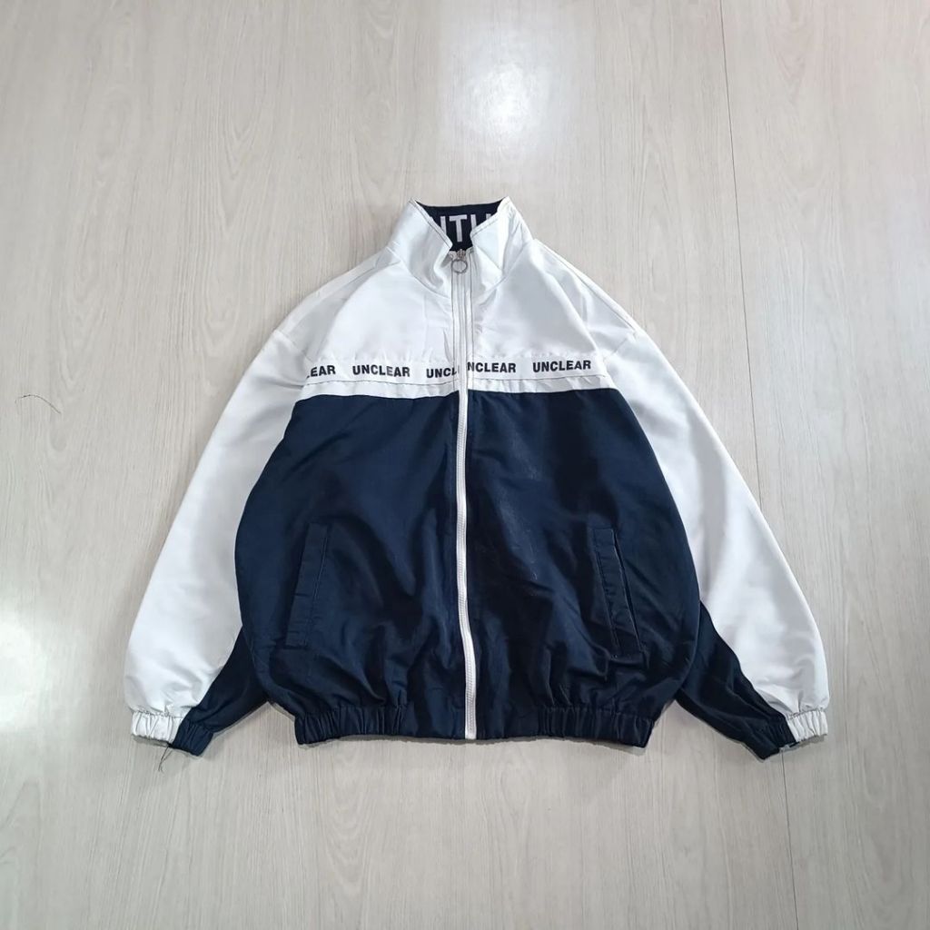 ATTENTION WINDBREAKER JACKET putih navy