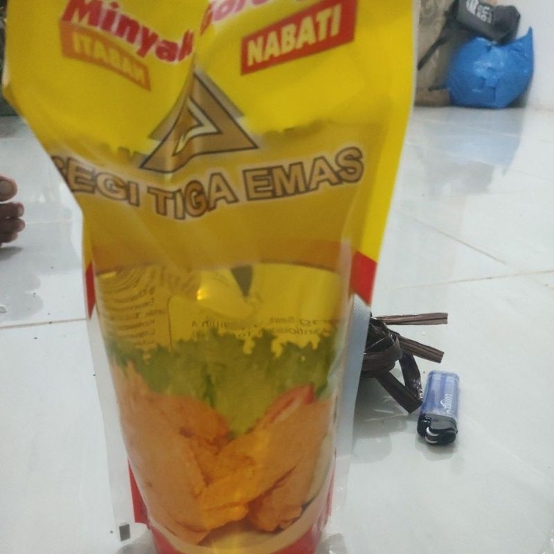

minyak goreng segitiga mas 1000 ml