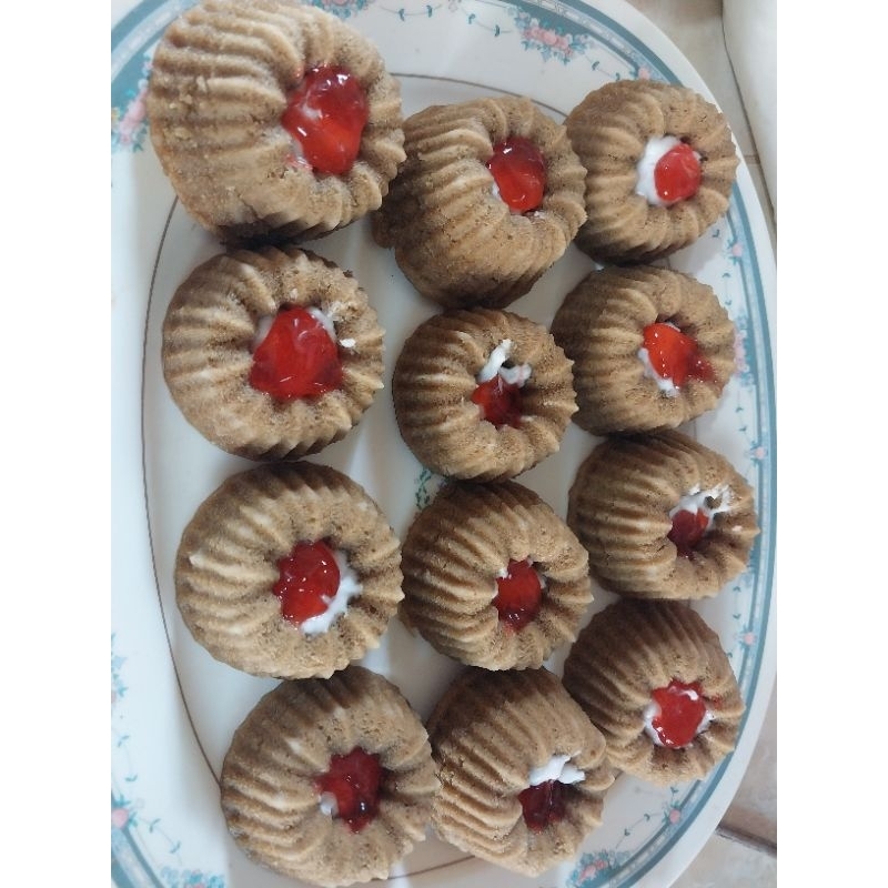 

Bolu Sakura Lembut Rasa Kopi sepaket isi 20pcs