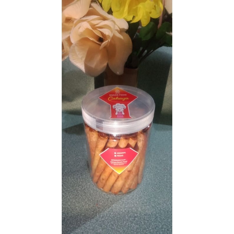 

stiek lumpia kering pedas + Toples