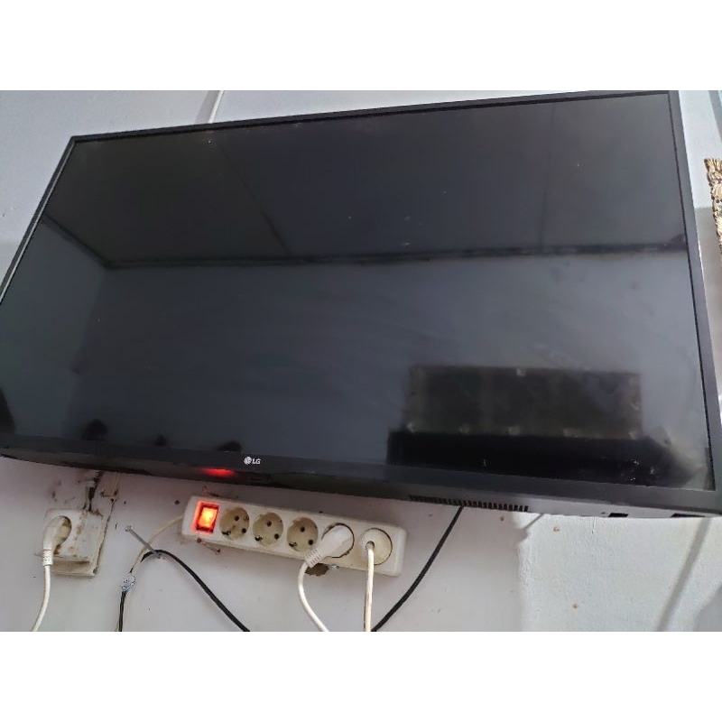 LG UP75 4K SMART UHD TV preloved / second