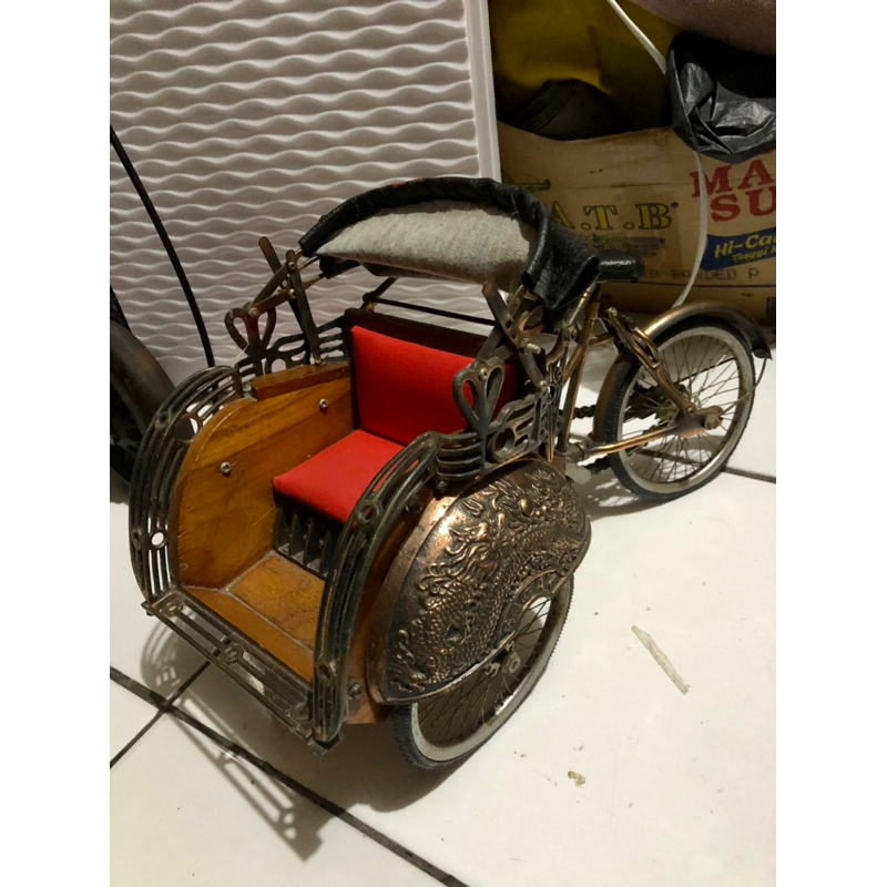 miniatur Becak antik