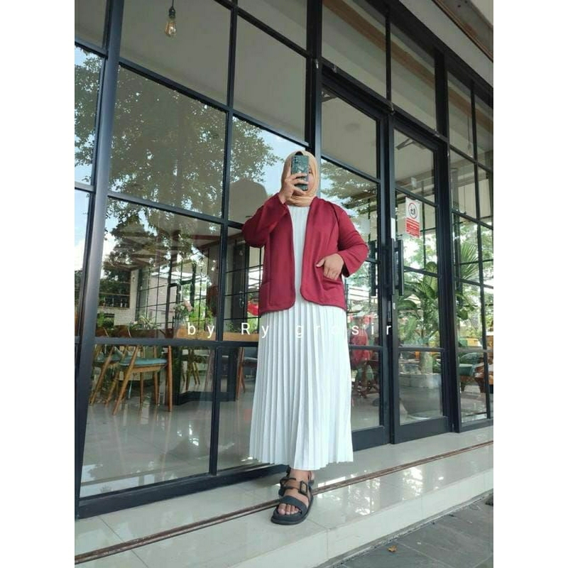 Setelan Jumbo Wanita Blazer Polos + Iner Plisket Kekinian