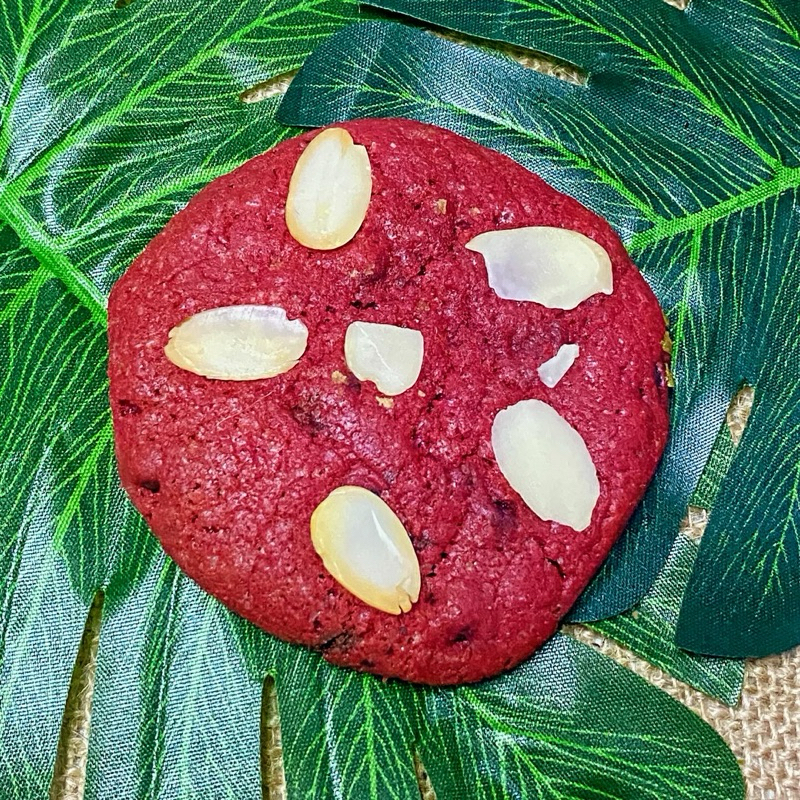 

Soft cookies red velvet coklat keju Sowi's Cookies