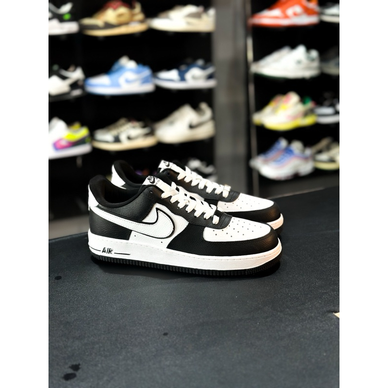 NIKE AIR FORCE 1 LOW “PANDA”