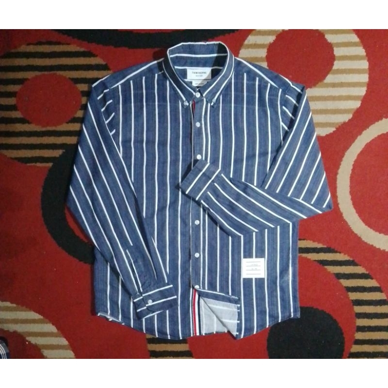 kemeja Thom browne