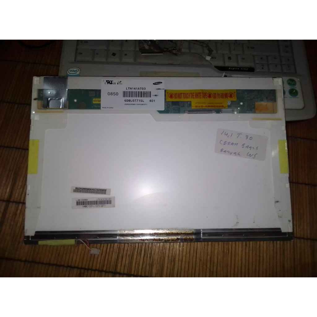 LCD Laptop 14,1 inc inverter 30 pin ada minus