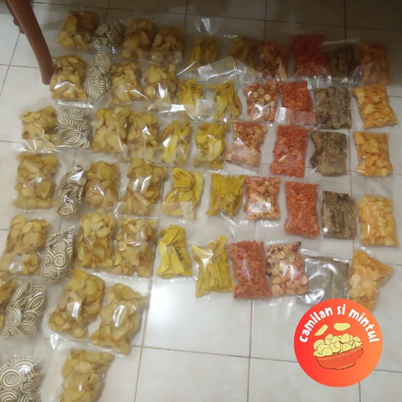 

Aneka Snack: Makaroni, Keripik Singkong, Pangsit Goreng, Basreng, Seblak Kering, Cendol Keju, Opak Medan, Stik Bawang, Sale Pisang, Mi Lidi Pedas