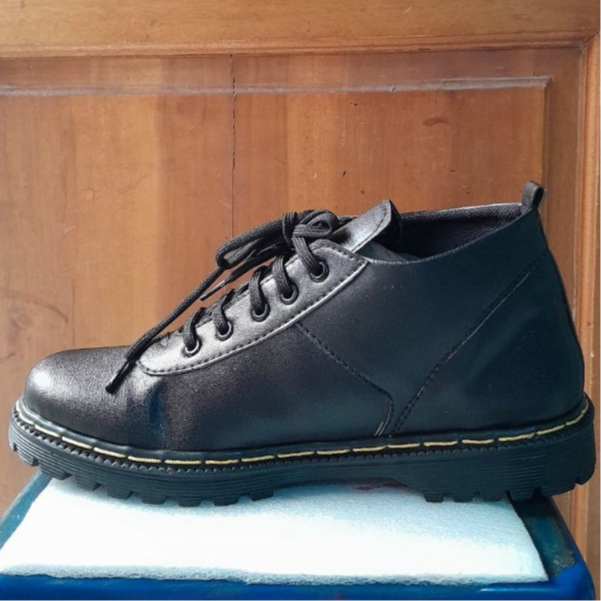 Hot Product Sepatu Docmrart Pria Dan Wanita Eight Hole Unisex Sepatu Boots Dokmar Tinggi