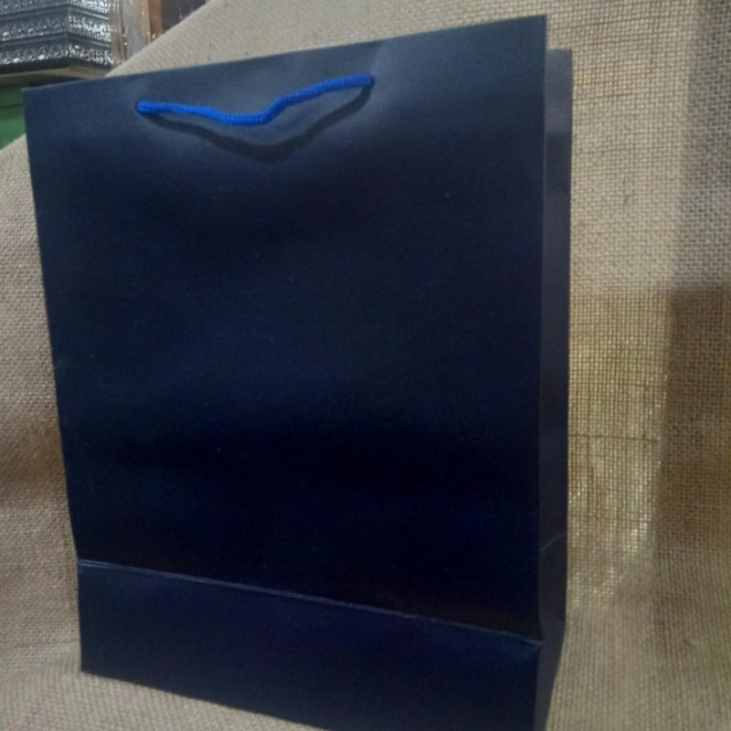 

paper bag buku warna navy bahan tebal dupex GSM 175 isi 12 pcs new