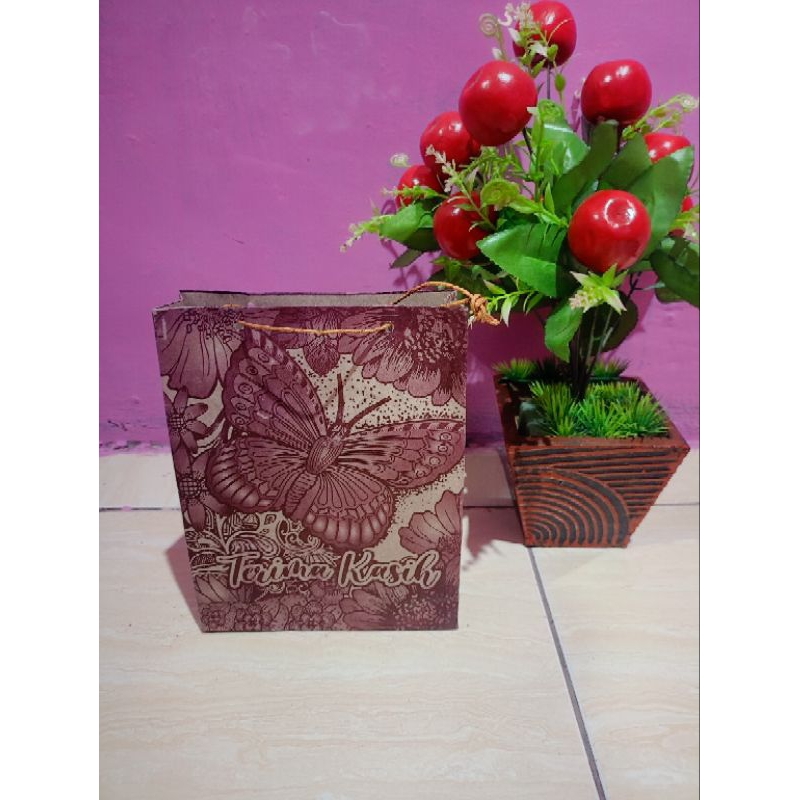 

200 pcs paperbag batik sovenir pernikahan ukuran 21x17x5,5