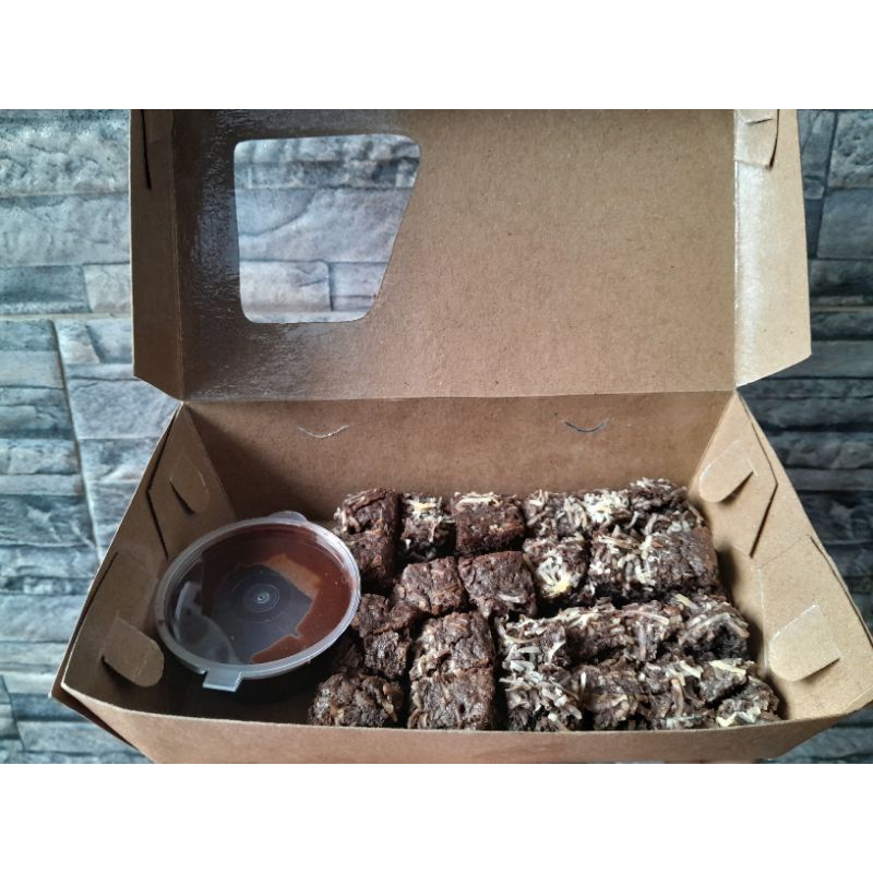 

BROWNIES COCOL (BROWCOL) FUDGY BROWNIES SAUS COKELAT/STRAWBERRY/MATCHA/TARO/MOCCA Ukuran 15cm x10 cm