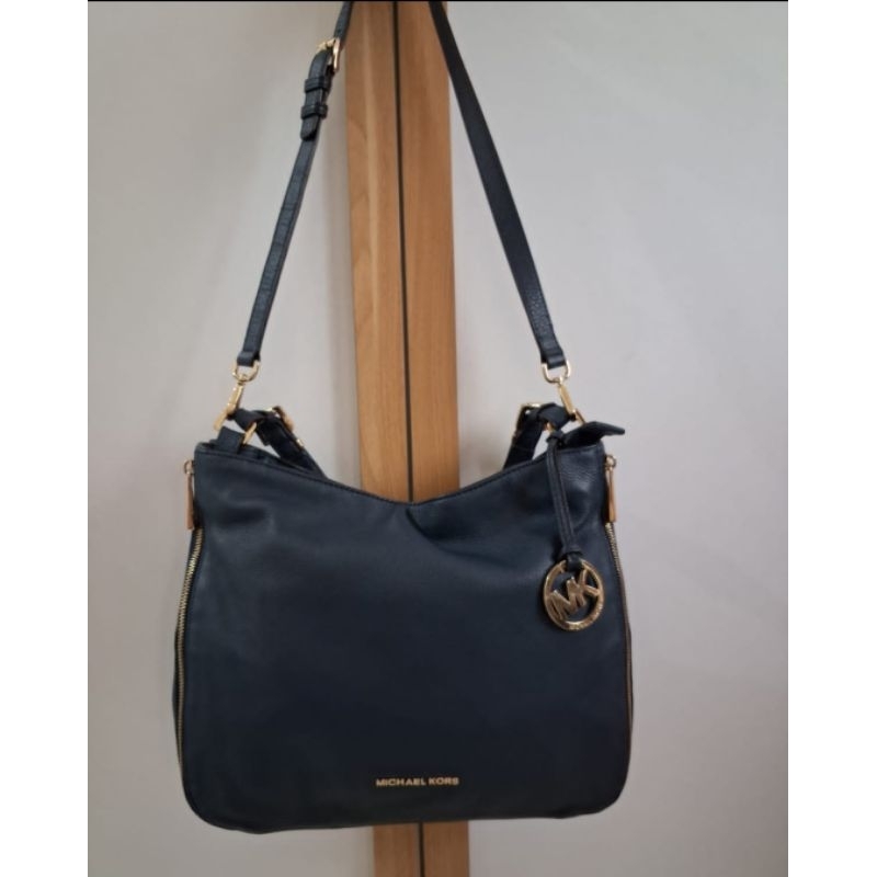 MK Sling _ Hobo original ( preloved)