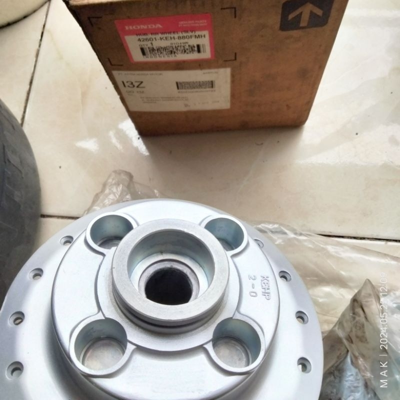 tromol belakang honda Megapro ori ORIGINAL AHM 42601 keh 880