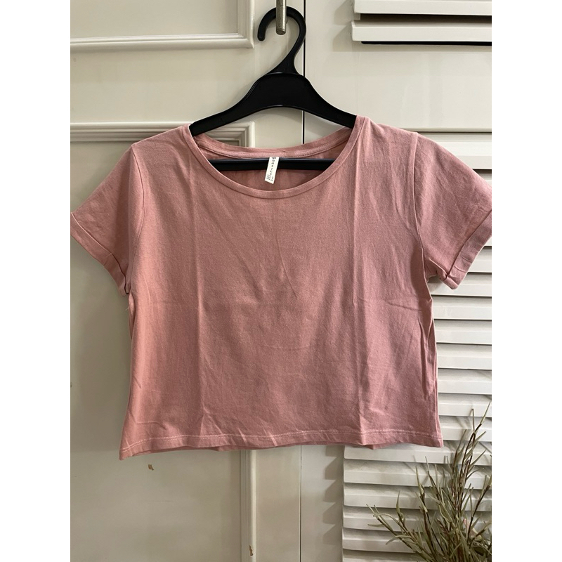 stradivarius crop T shirt