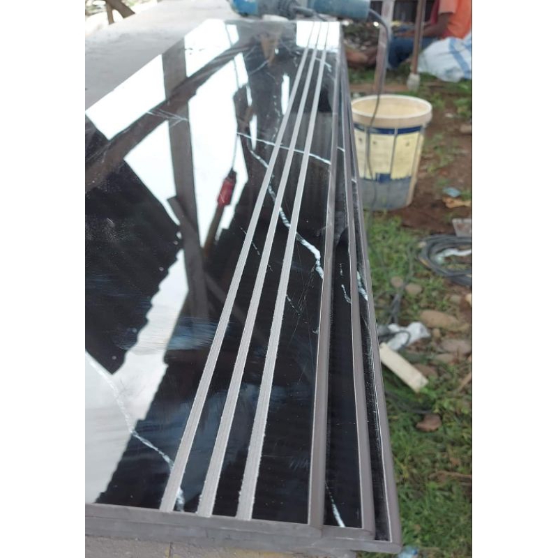 Granit list plin stepnosing 10×120 moif hitam corak