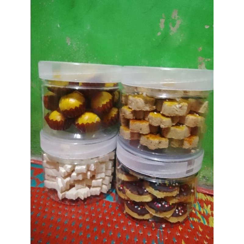 

nastar, kacang, bangkit kampung , kuker donat