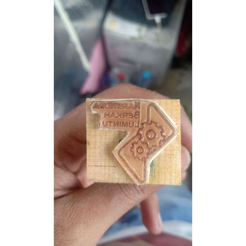 

Stempel Kayu Karet Pentil