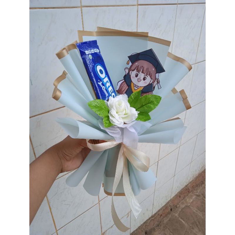 

Buket Wisuda Buket Topper + Jajanan Murah / Buket Wisuda Anak TK/SD