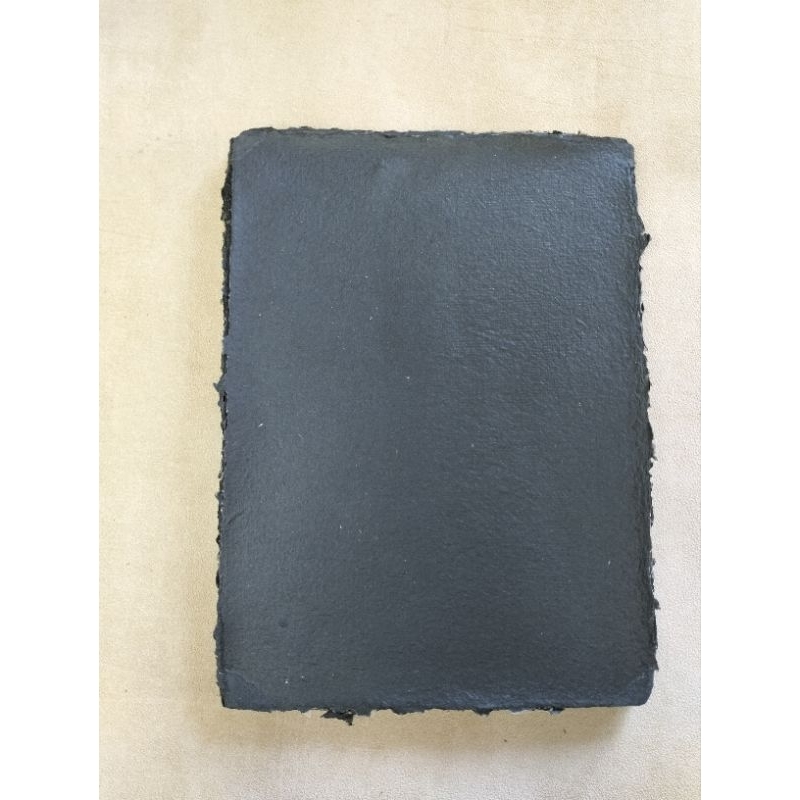 

Kertas Handmade Daur Ulang A5 – Coating Kaligrafi & Watercolor