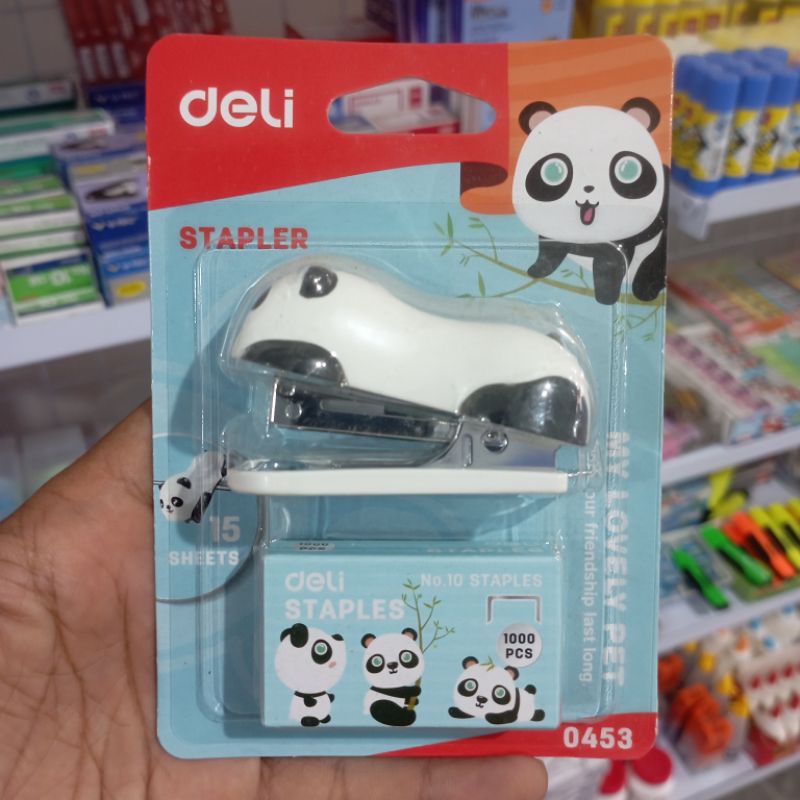 

DELI STAPLES STAPLER SET NO 10 0453 KECIL KARAKTER PANDA BONUS ISI
