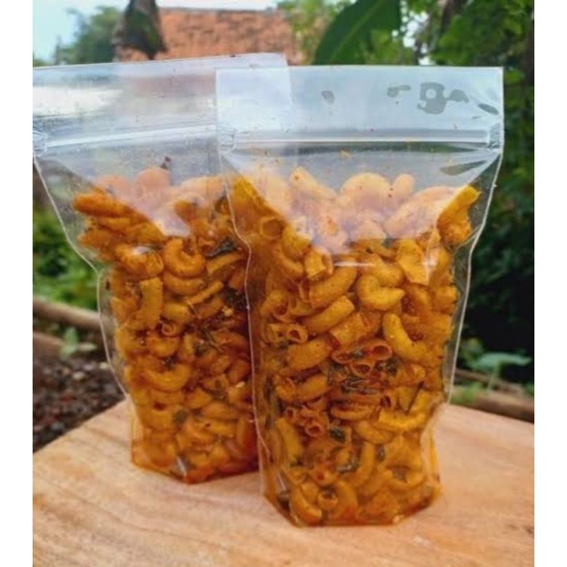 

MAKARONI BANTET - 700Gr Makaroni Bantet Kering Original Pedas Balado Daun Jeruk khas bogor