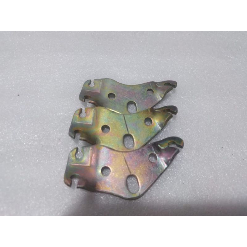 Plat penahan kawat gigi dan kawat gas vespa/Gigi palsu vespa super / sprint