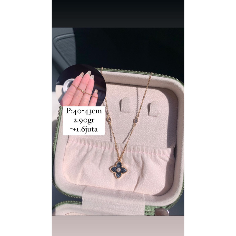 Kalung VC Leaf necklace