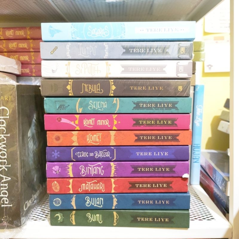 KOLEKSI NOVEL PRELOVED TERE LIYE - BUMI SERIES - BULAN SELENA NEBULA MATAHARI BINTANG CEROS BATOZAR 