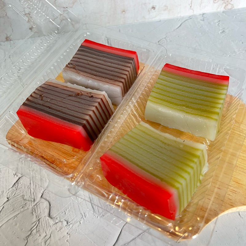 

Jajanan Pasar Kue Lapis Sagu Medan