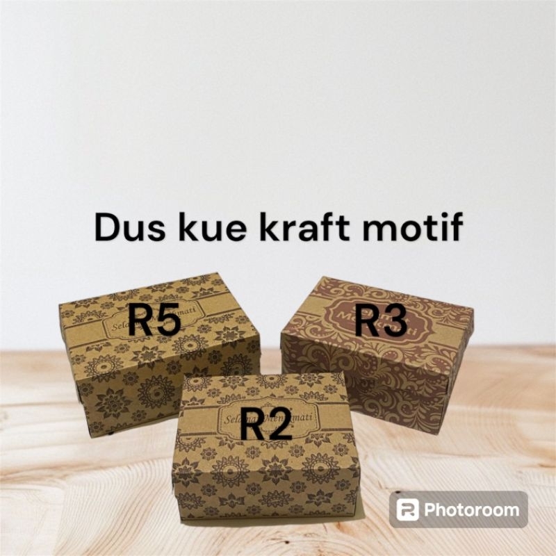 

Dus kue kraft motif uk R2/kue isi 2 13x10x6,R3/kue isi 3 14x10x7,R5/kue isi 5 16x12x7