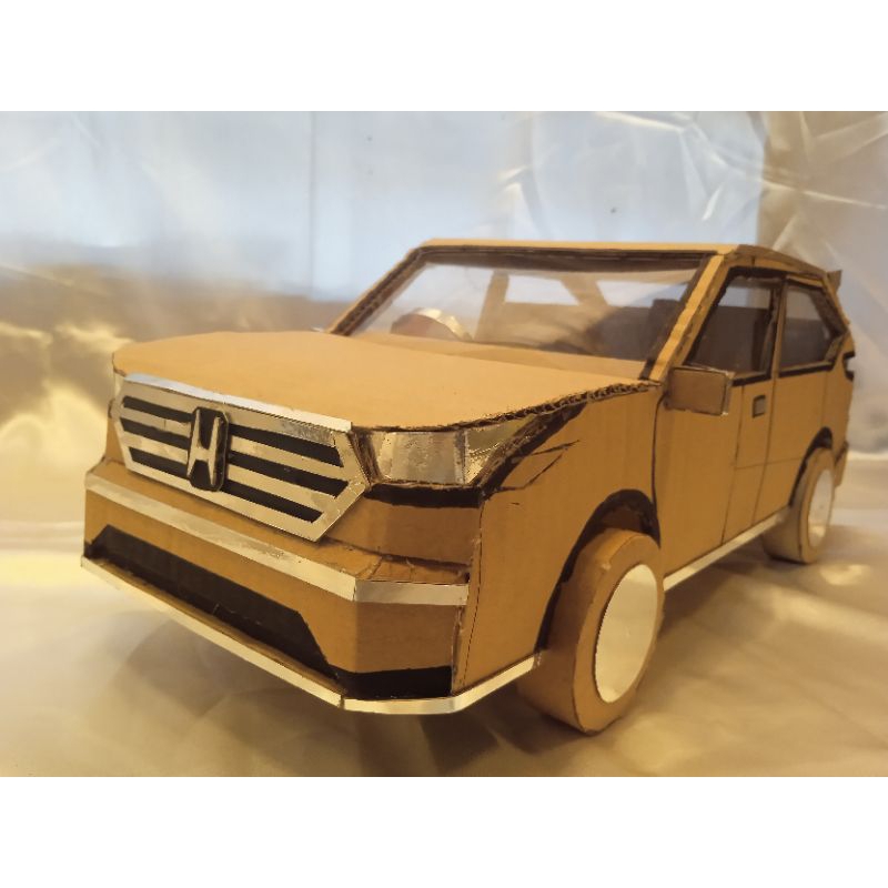 MINIATUR/PRAKARYA MOBIL HONDA HRV DARI KARDUS