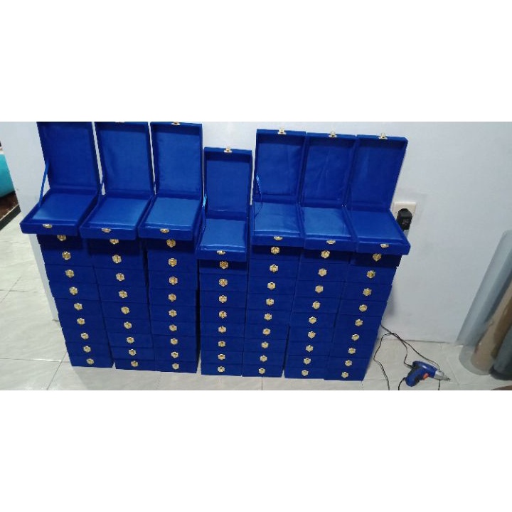 

Hemat Diskon Box plakat kotak plakat kotak beludru box vandel