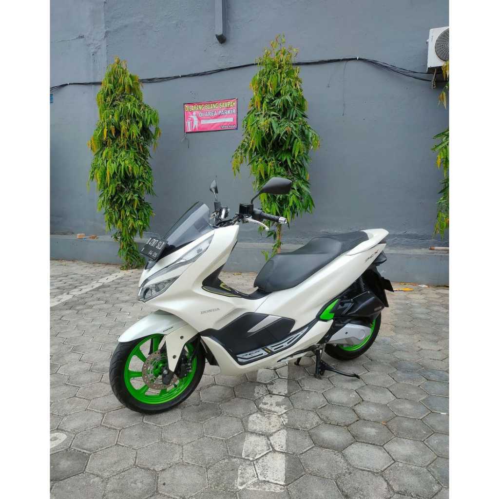 di jual motor bekas honda pcx thn 2020