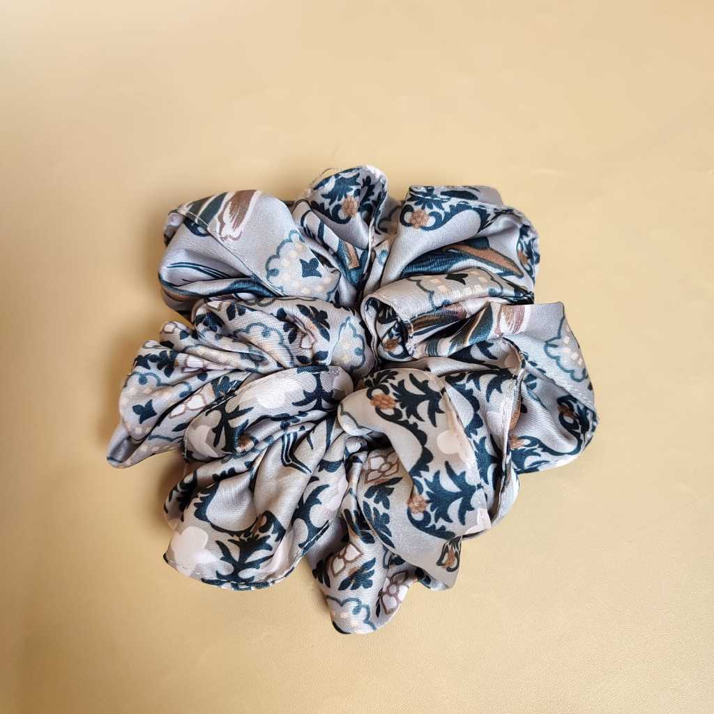 Retina - Yumna Scrunchie Hijab - Bahan Dior Silk