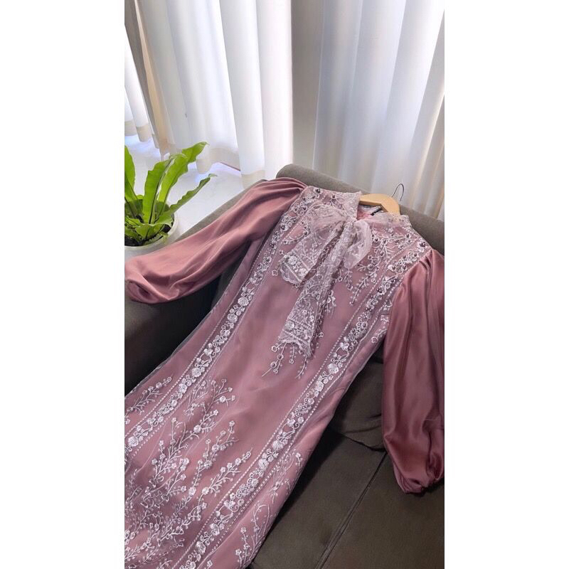 (PRELOVED) Luxury Lace