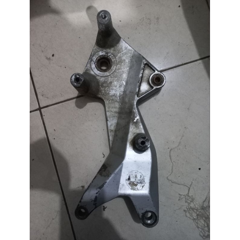 swing arm dudukan knalpot suzuki skywave