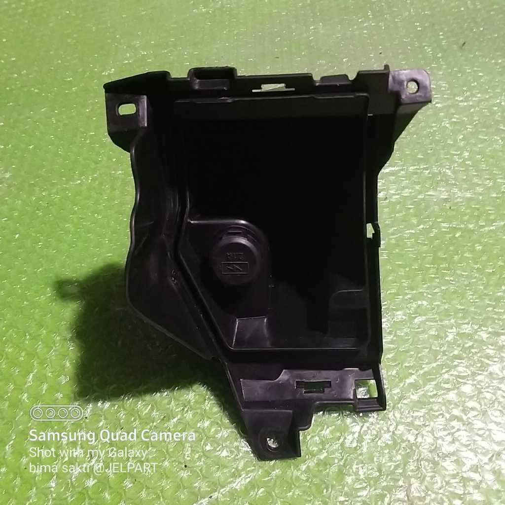 pocket L inner cover box kantong bawah kiri vario 125 K2V 2023 original