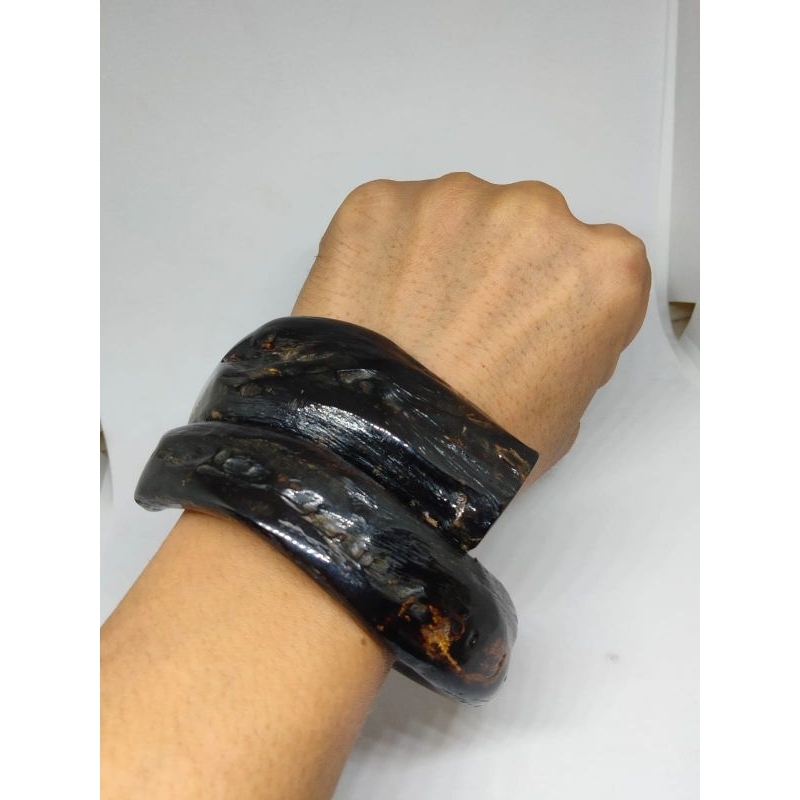 akar bahar merah bodi hitam babon