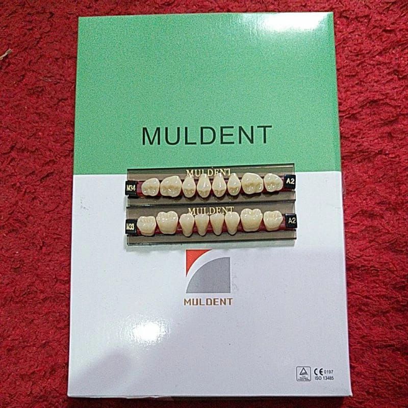 1 Strip Gigi geraham atas/ bawah merk muldent