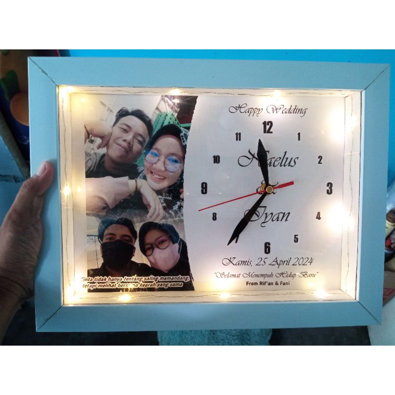 

Jam Custom Kado Custom Ulang tahun Pernihakan Graduation