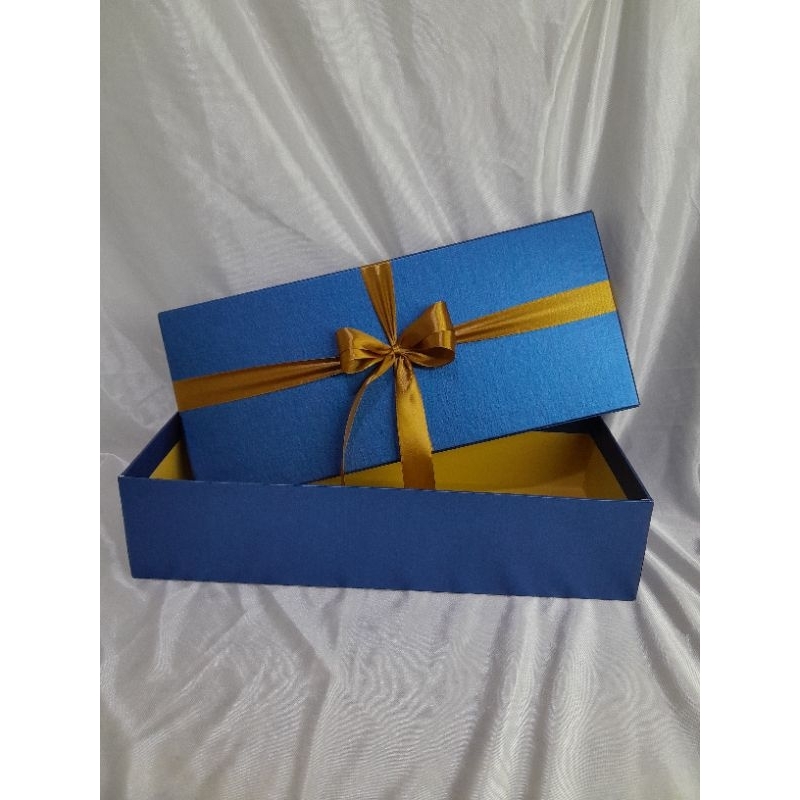 

Kotak Hadiah + Gift Box Small + 19x16x5 cm + Berpita + Tanpa Pita