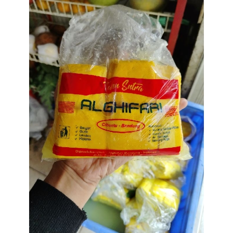 

Tahu Sutra Algifhari Besar Isi 10 | Pengiriman Instant cimahi