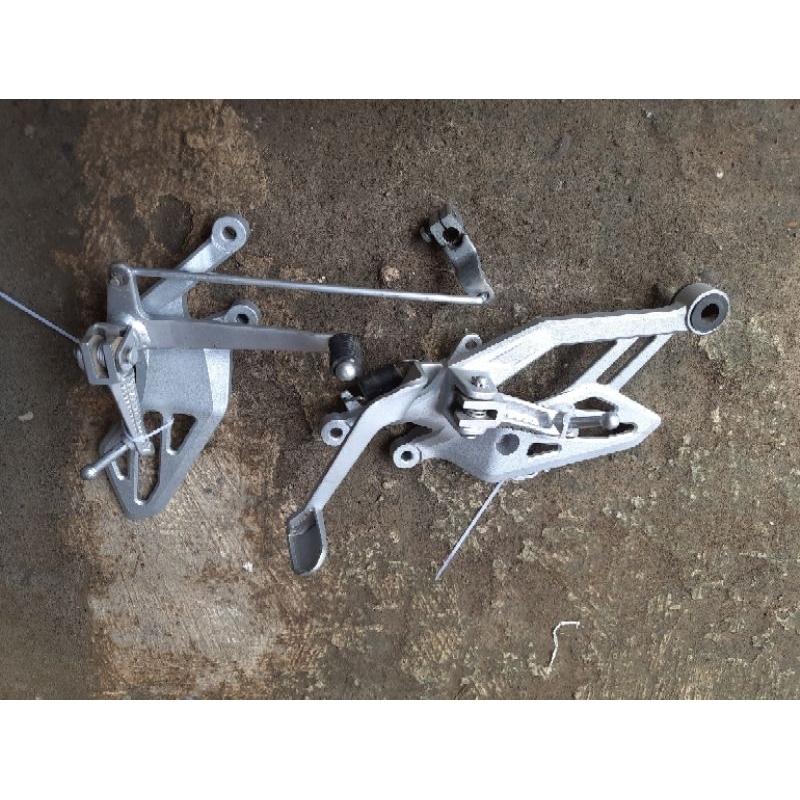 Footstep depan R15 vva murah