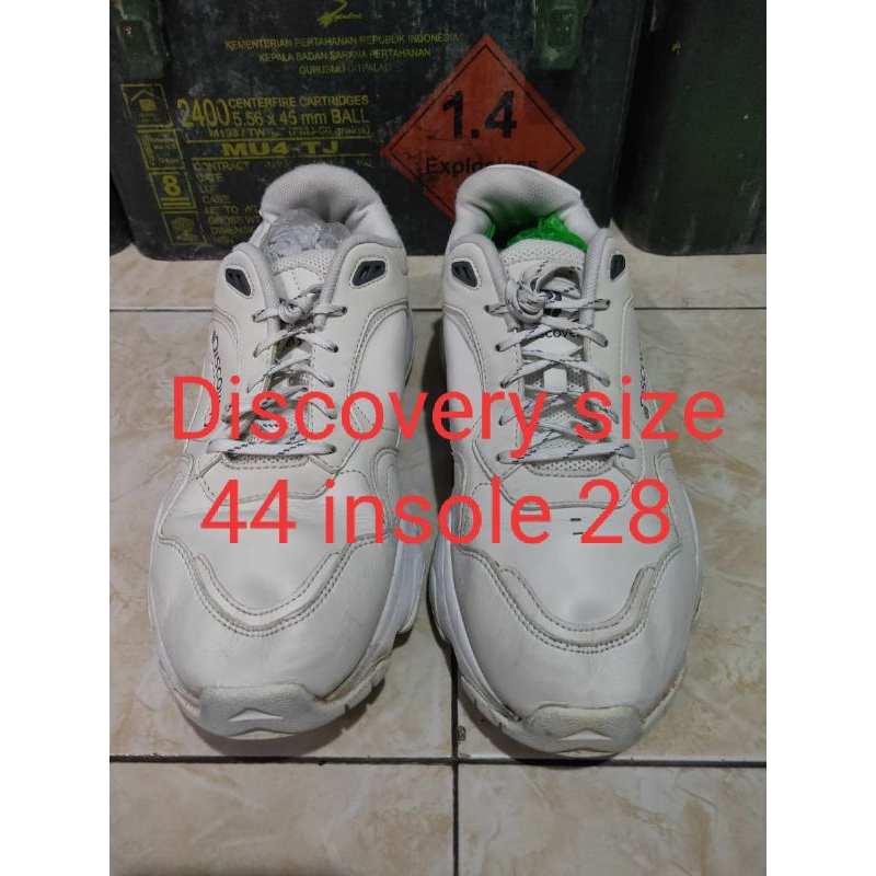 sepatu discovery original
