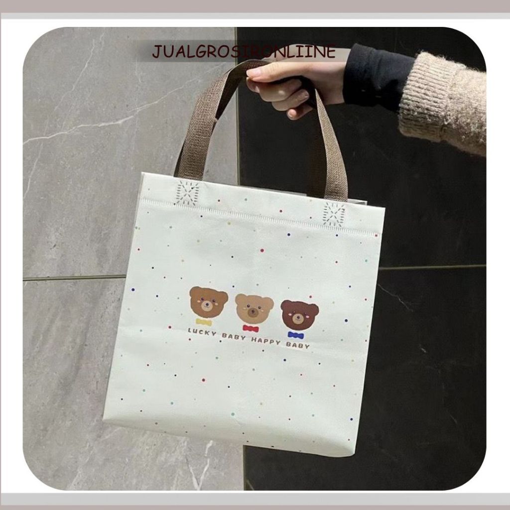 

Paper Bag Kain Premium Motif Bear M Tas Go Green Ramah Lingkungan Gift Bag Kado